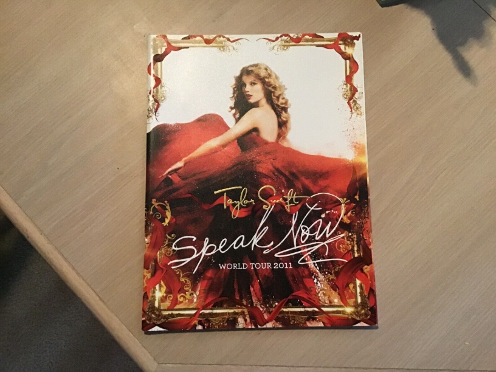 Taylor Swift Speak Now World Tour 2011,  (with Poster)
